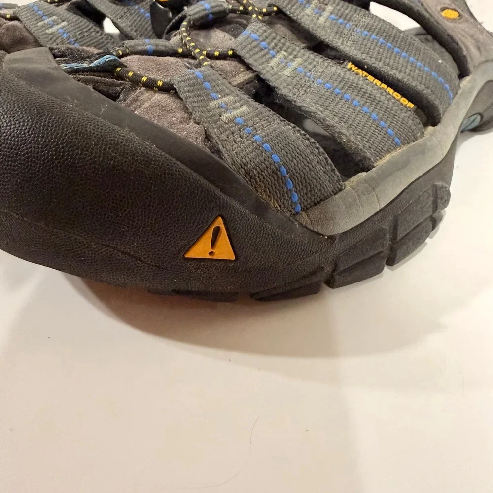 Keen Newport H2 Mens 9.5 Waterproof Hiking Sandals Grey Blue Bungee GORP Shoes